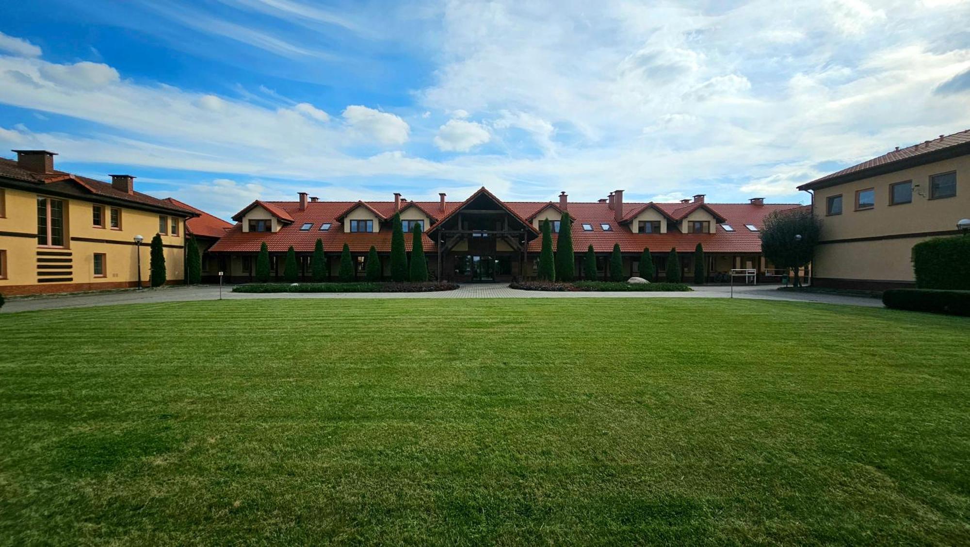 Hotel Sypniewo Margonin Екстериор снимка