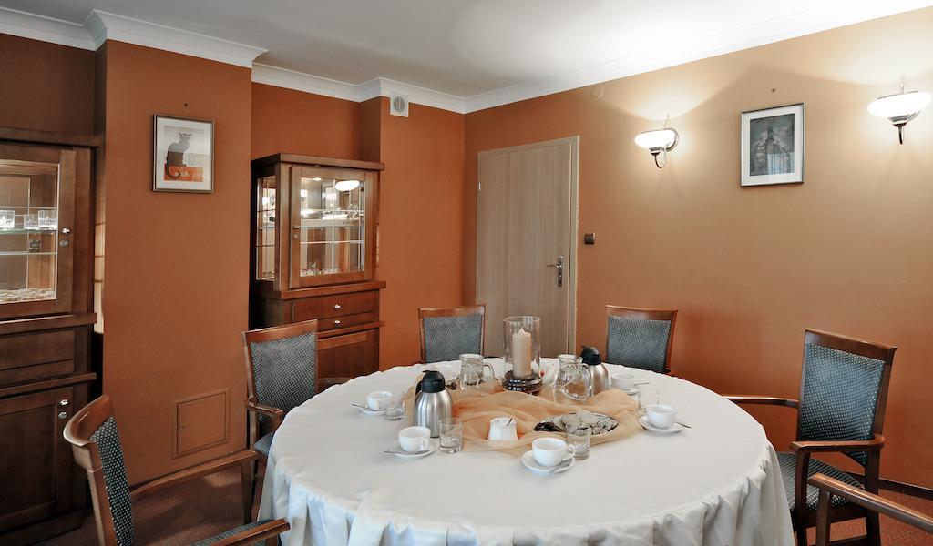 Hotel Sypniewo Margonin Екстериор снимка